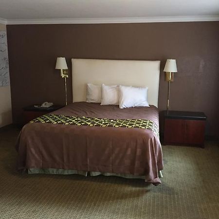 American Inn Stockton Esterno foto