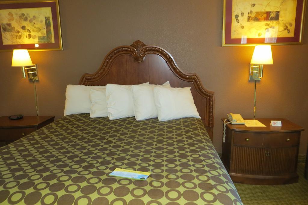 American Inn Stockton Esterno foto