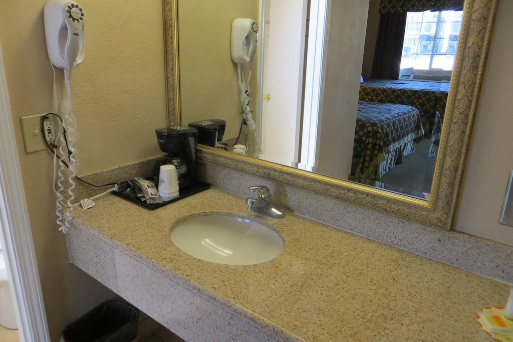 American Inn Stockton Esterno foto