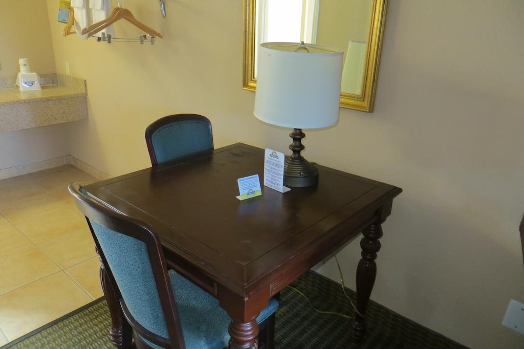 American Inn Stockton Esterno foto