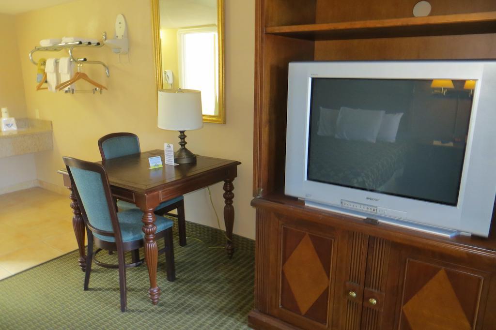 American Inn Stockton Esterno foto